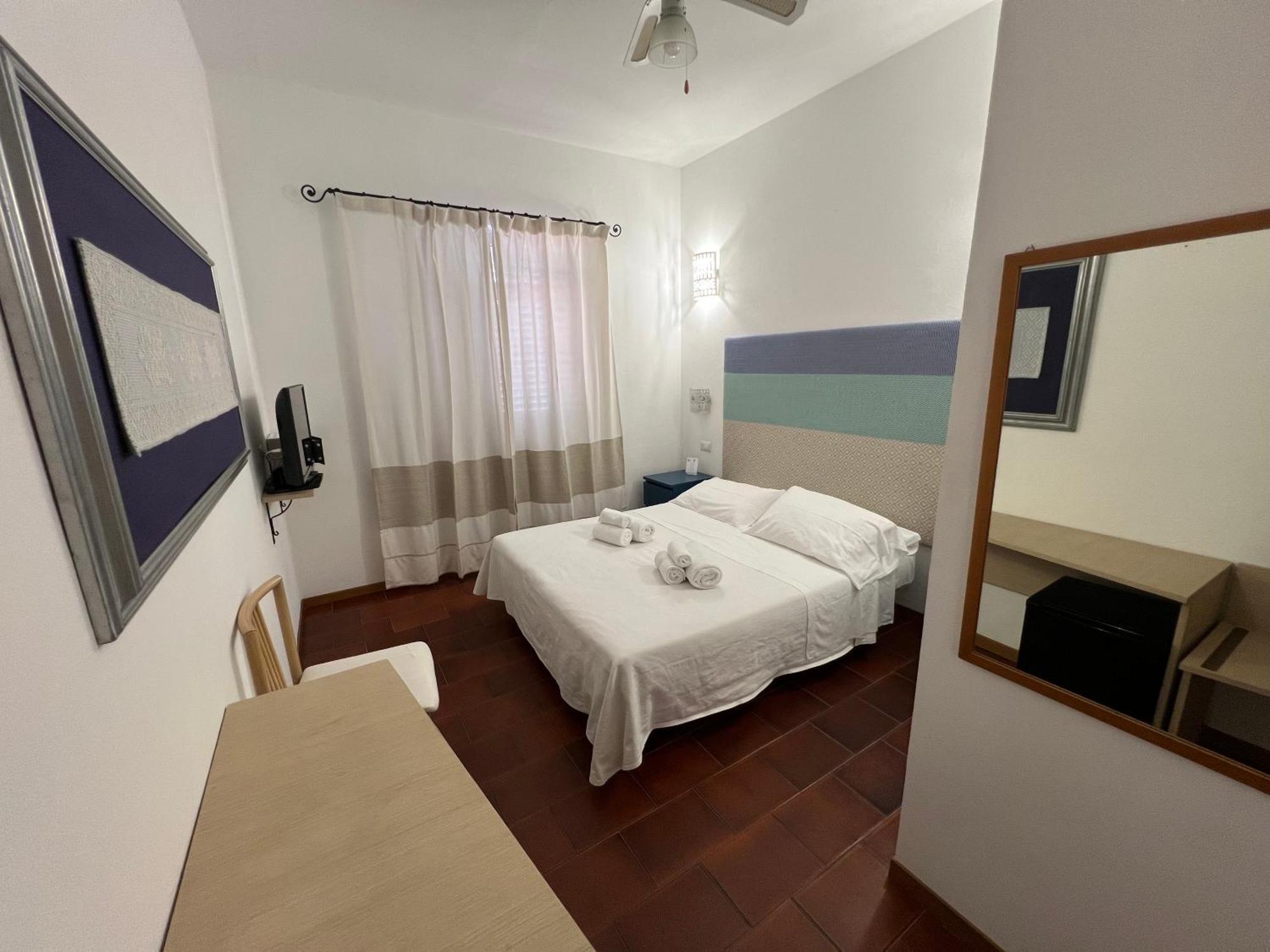 Hotel Da Cecco Санта-Тереза-Галлура Экстерьер фото