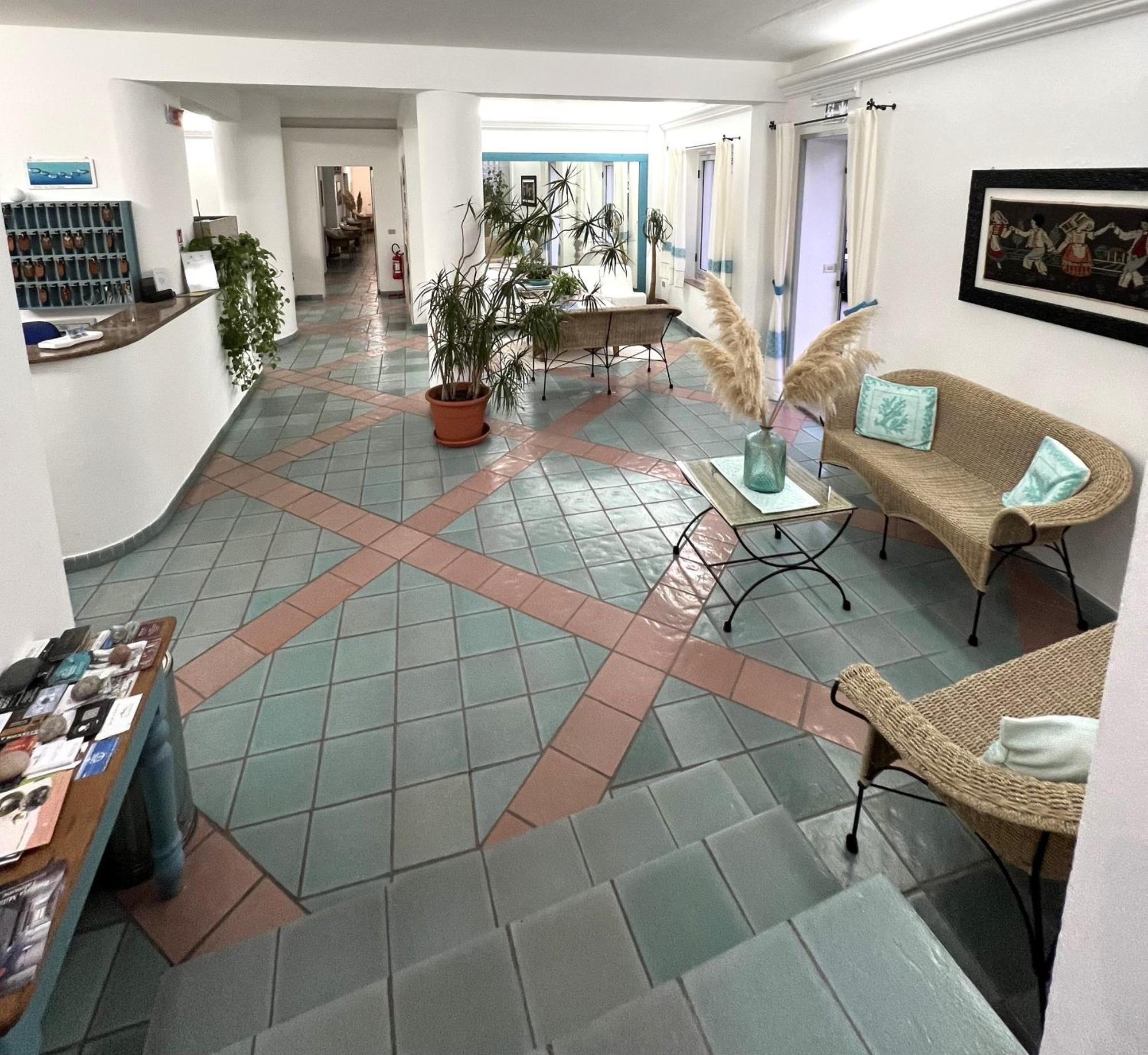Hotel Da Cecco Санта-Тереза-Галлура Экстерьер фото